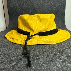 Baroness Ashley 🇨🇦 Adjustable Bucket Hat Yellow Waterproof Fleece Lined